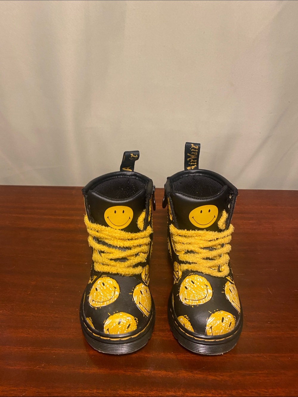 Dr. Martens 1460 x Smiley T 8-Eye Black  Combat Ankle Boots Size 7 - Picture 3 of 9
